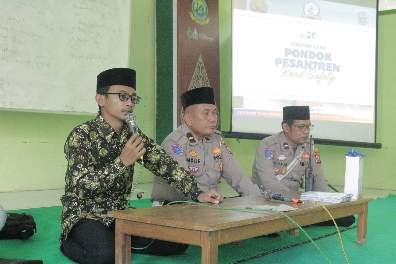 Tingkatkan Kesadaran Berlalu Lintas, Polres Pacitan Gelar "Pondok Pesantren Road Safety" di PP Nahdlatussubban
